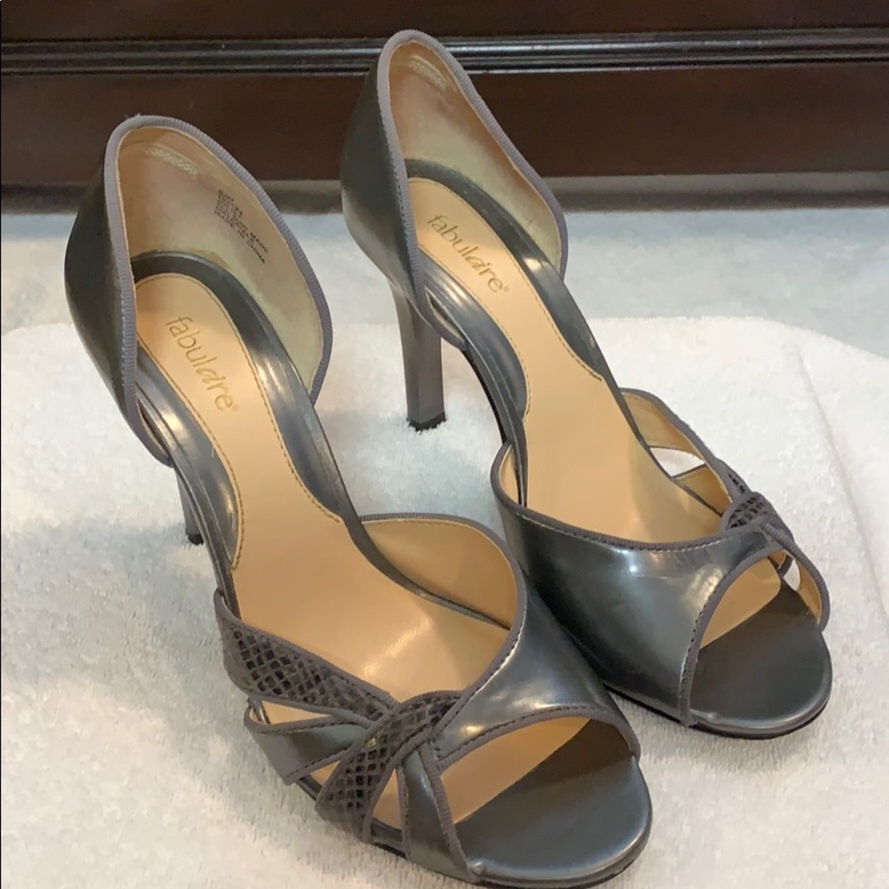 Grey with grey snake skin Fabulaire heels